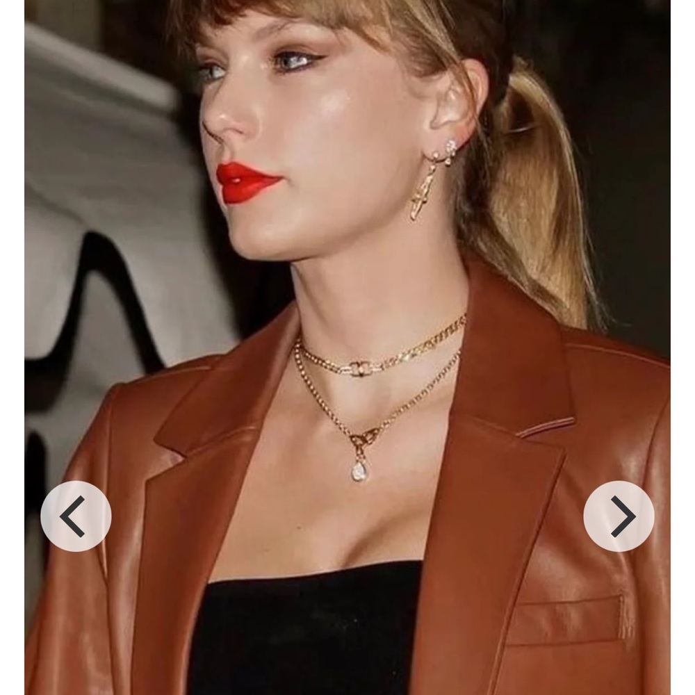 Mazin Jewels Toggle Clasp Necklace